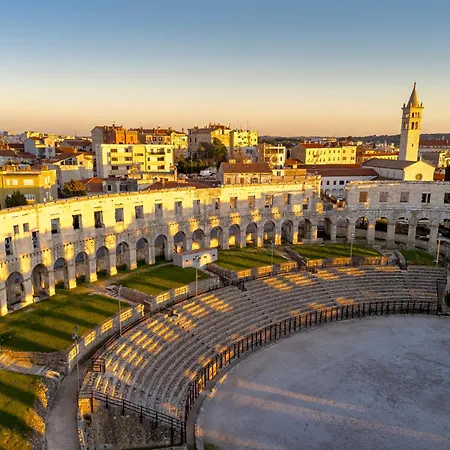 Pula Residence Пула
